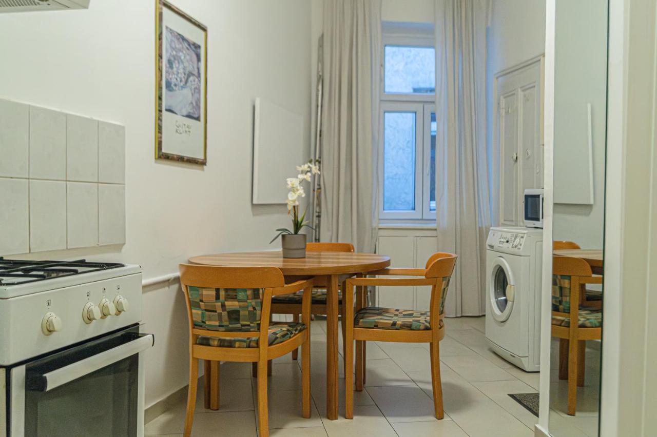 Economy 1Br Apartment Well Connected To The Whole City Vienna Exterior photo